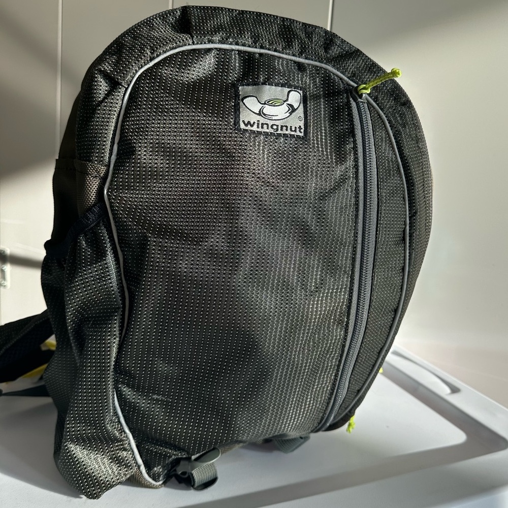 Wingnut backpack with water access.like new.